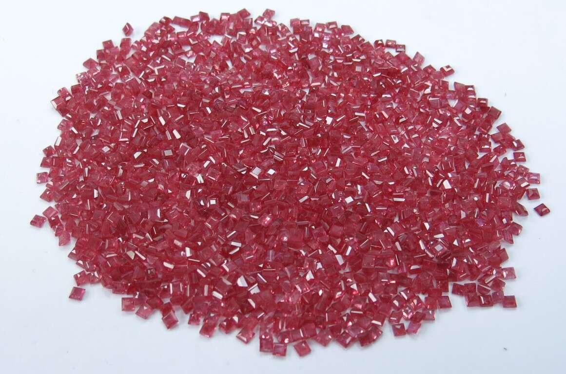 Ruby Square: 2.5mm - 3mm