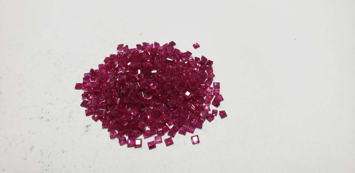 Ruby Square: 1.5mm - 2mm