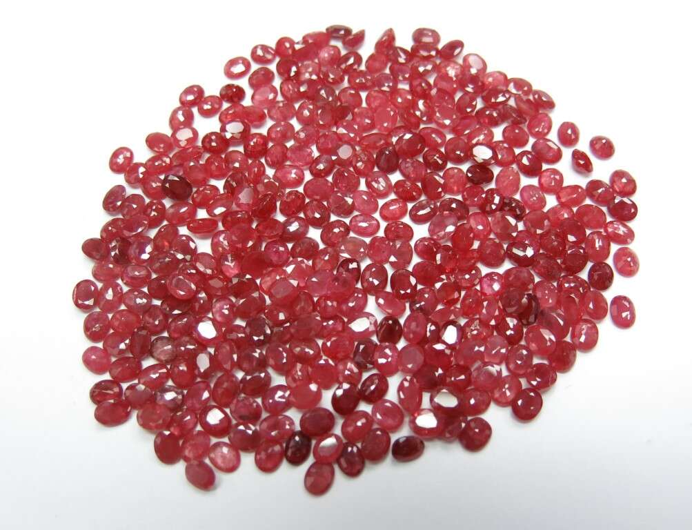 Ruby-Oval: 5mm x 4mm