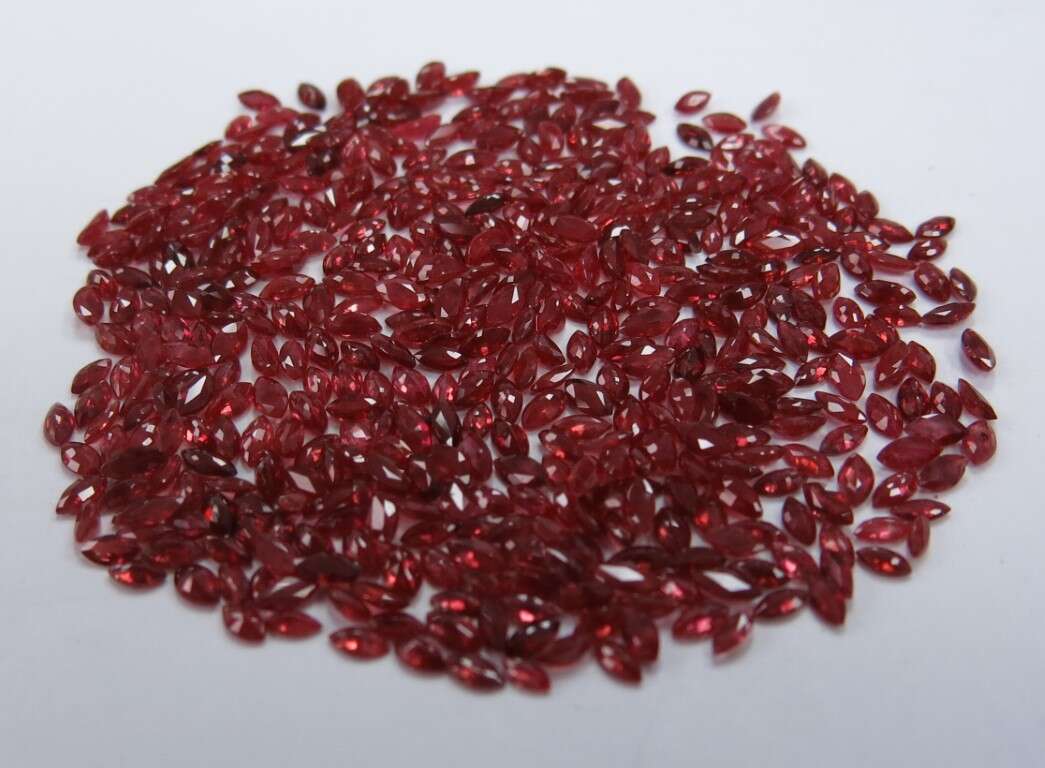 Ruby Marquise: 4mm x 2mm