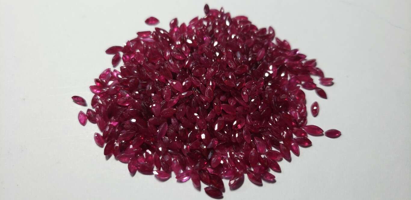 Ruby Marquise: 5mm x 2.5mm