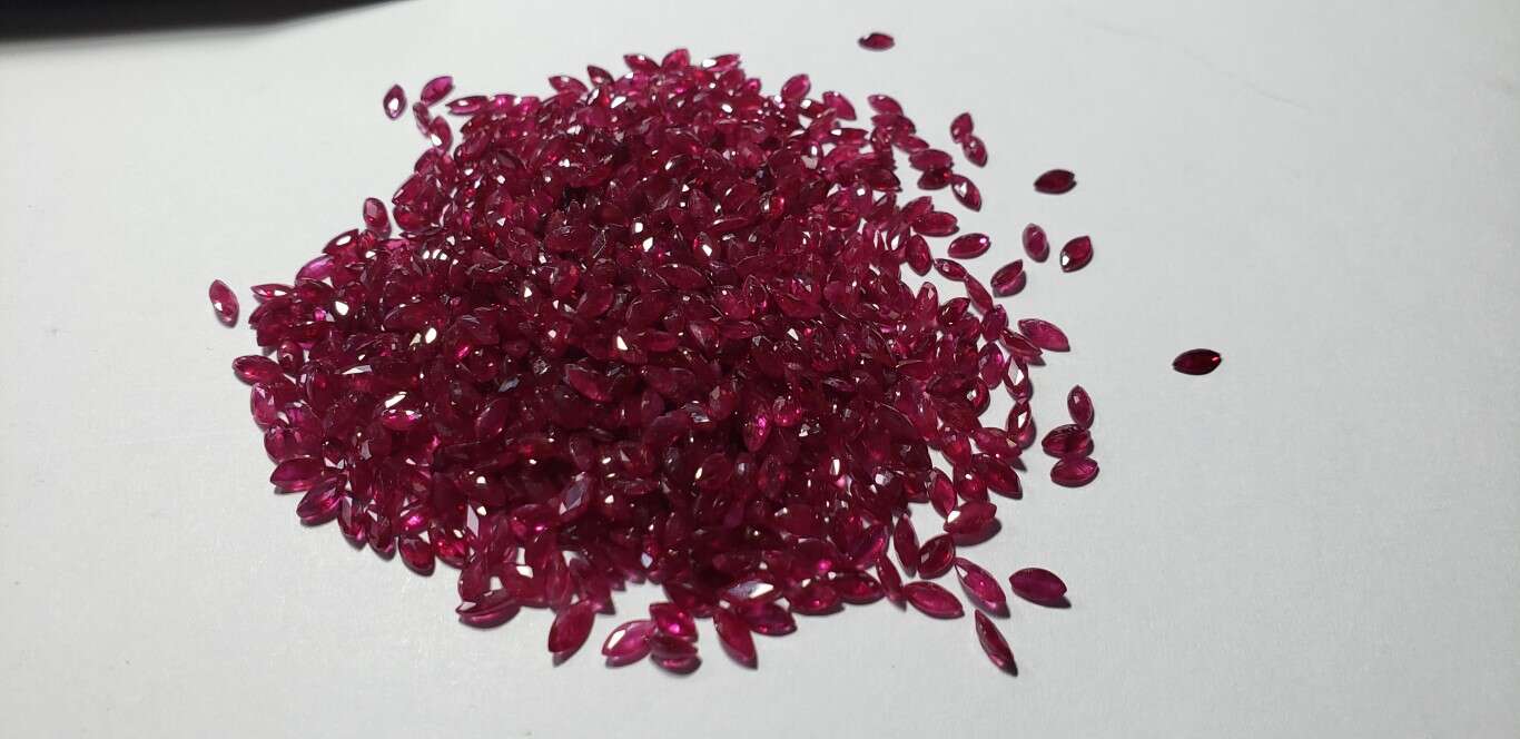 Ruby Marquise: 5mm x 2.5mm