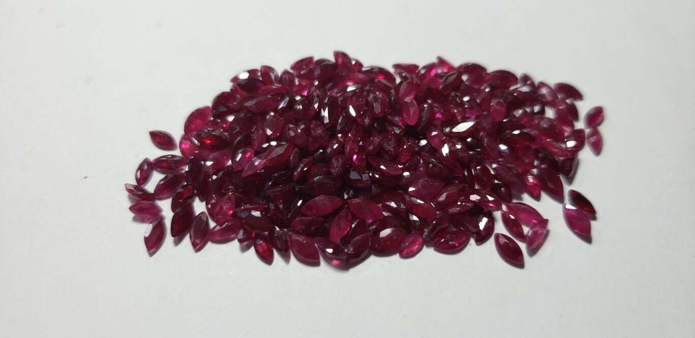 Ruby Marquise: 5mm x 2.5mm