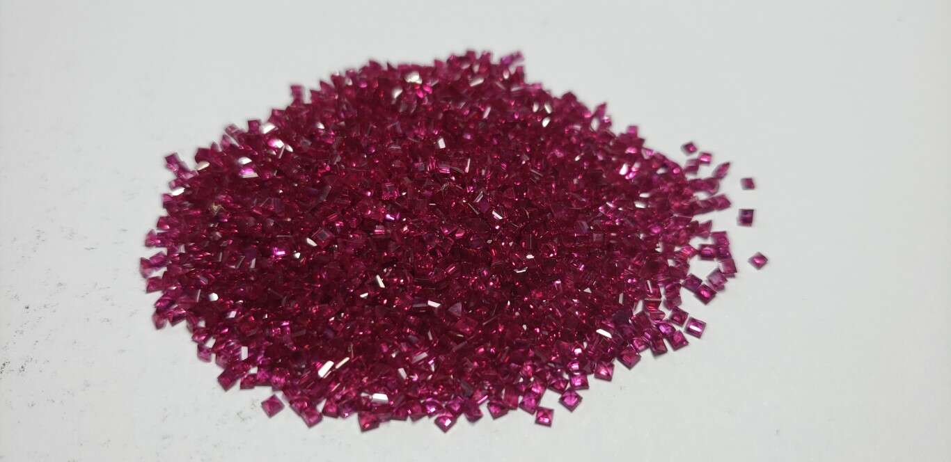 Ruby Square: 1.5mm - 2mm