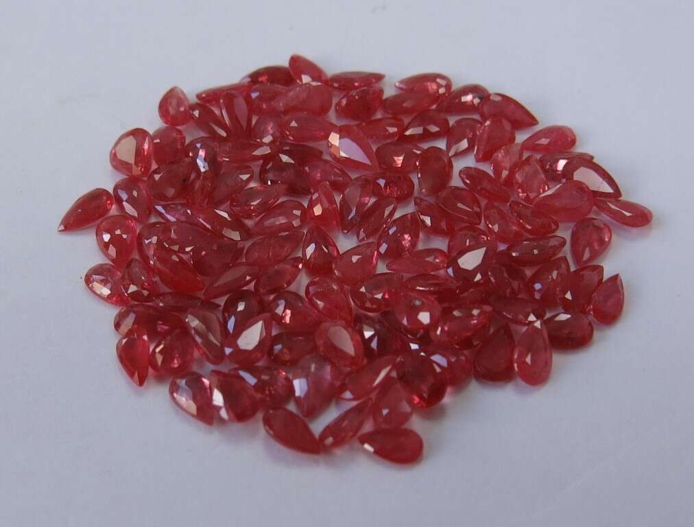 Ruby Pear: 5mm x 3mm