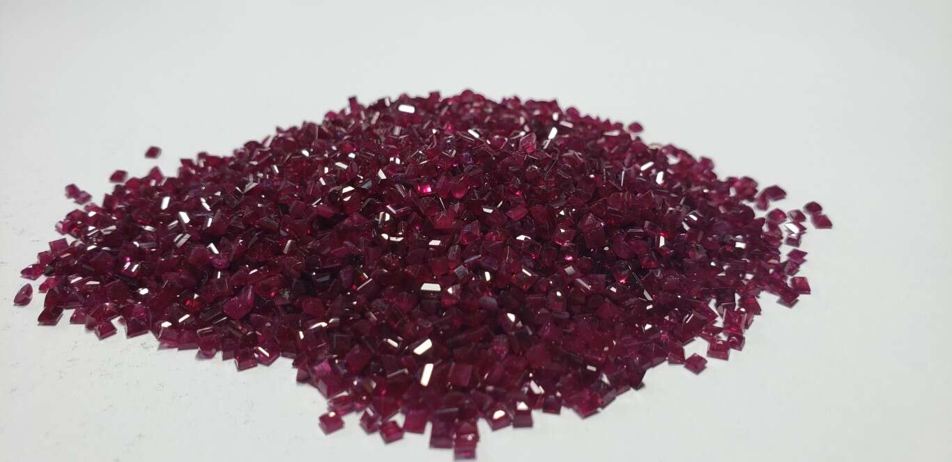 Ruby Square: 2mm - 2.5mm