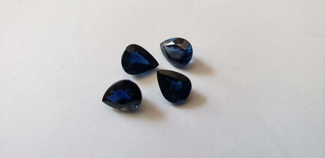 Blue Sapphire Pear: 9mm x 7mm