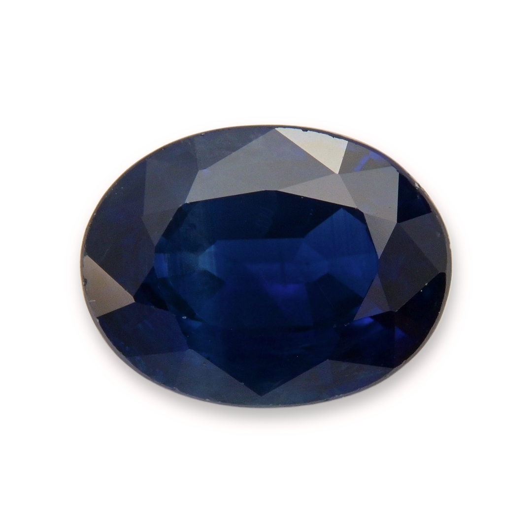 Sapphire Oval: 2.32ct