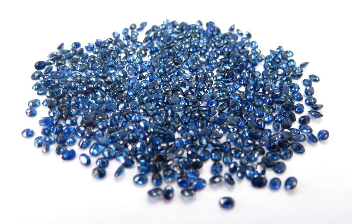 Blue Sapphire Oval: 4mm x 3mm