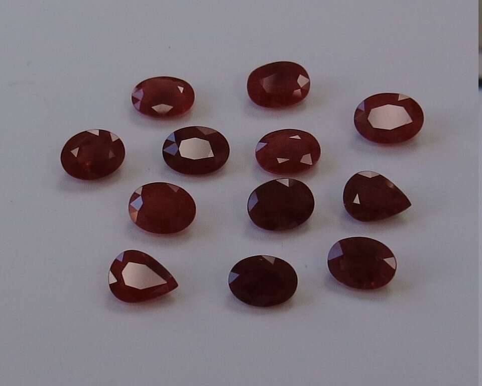 Ruby-Oval: 8mm x 6mm