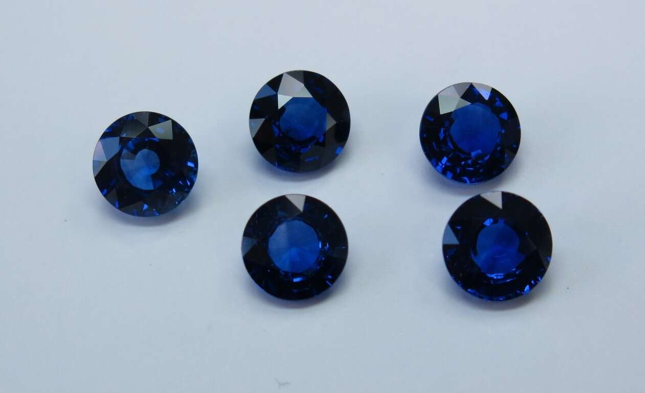 Blue Sapphire-Round: 8.0mm
