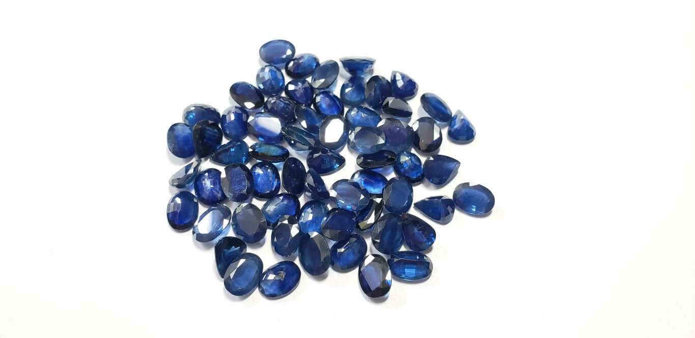 Blue Sapphire-Oval: 8mm x 6mm