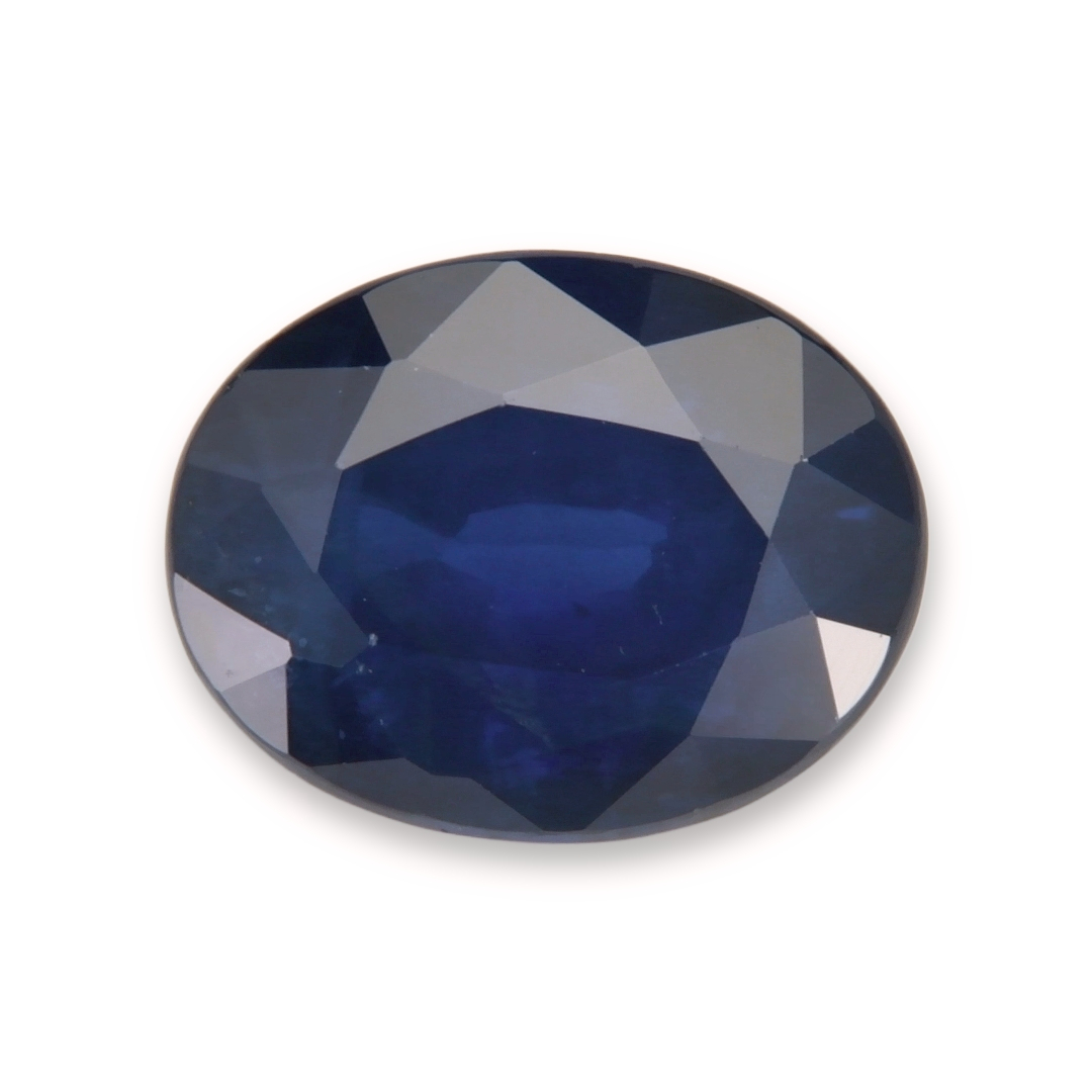 Sapphire Oval: 3.05ct