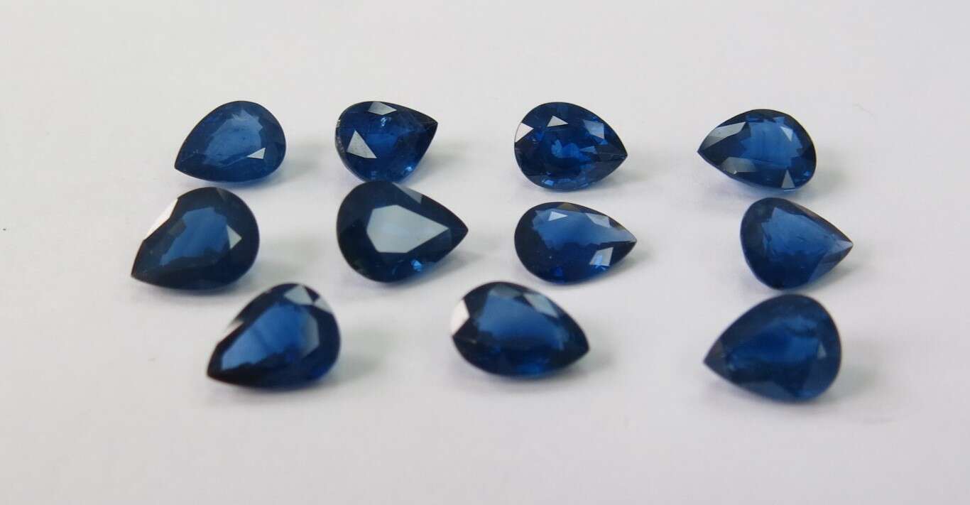 Blue Sapphire Pear: 9mm x 7mm