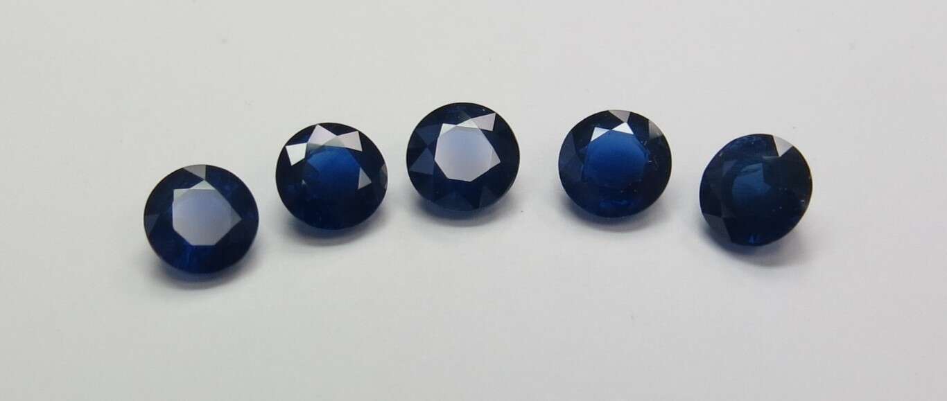 Blue Sapphire Round: 7mm - 7.5mm