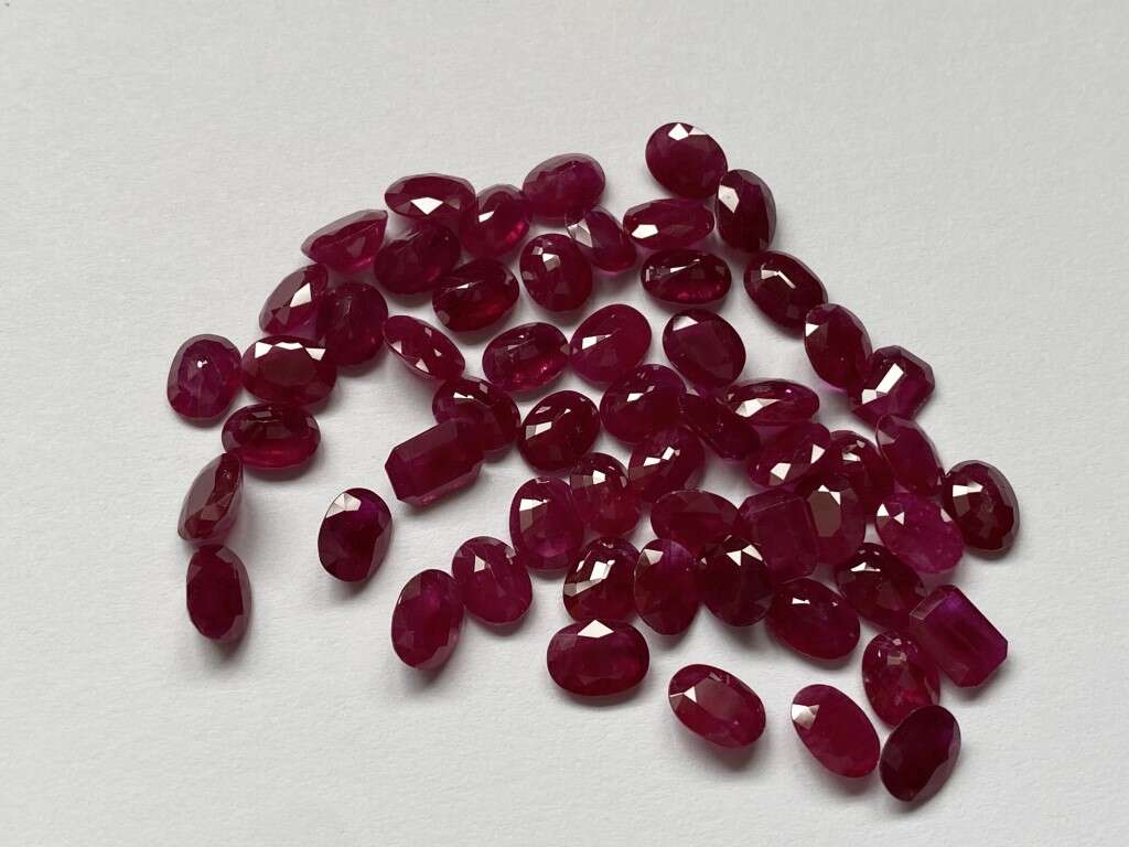 Ruby-Oval: 8mm x 6mm