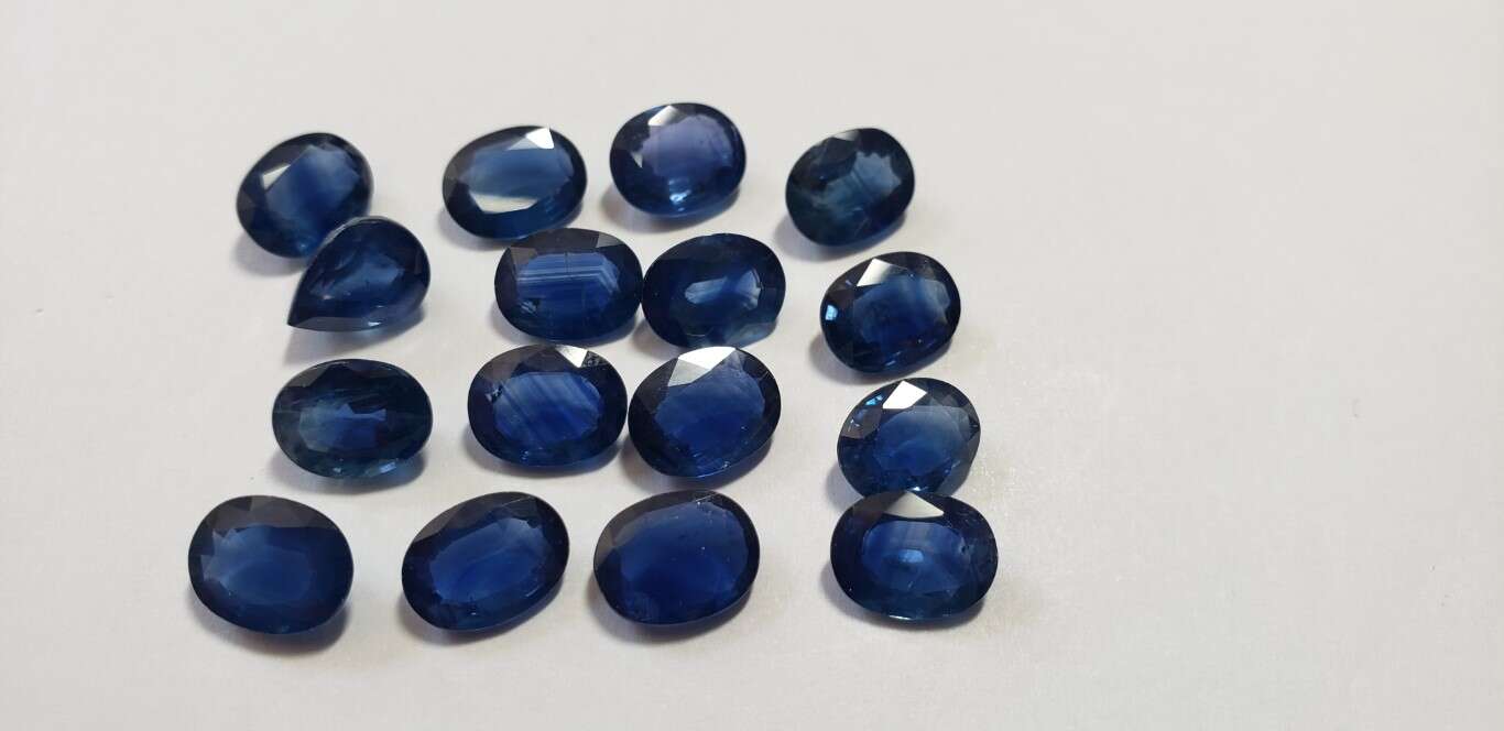 Blue Sapphire-Oval: 9mm x 7mm