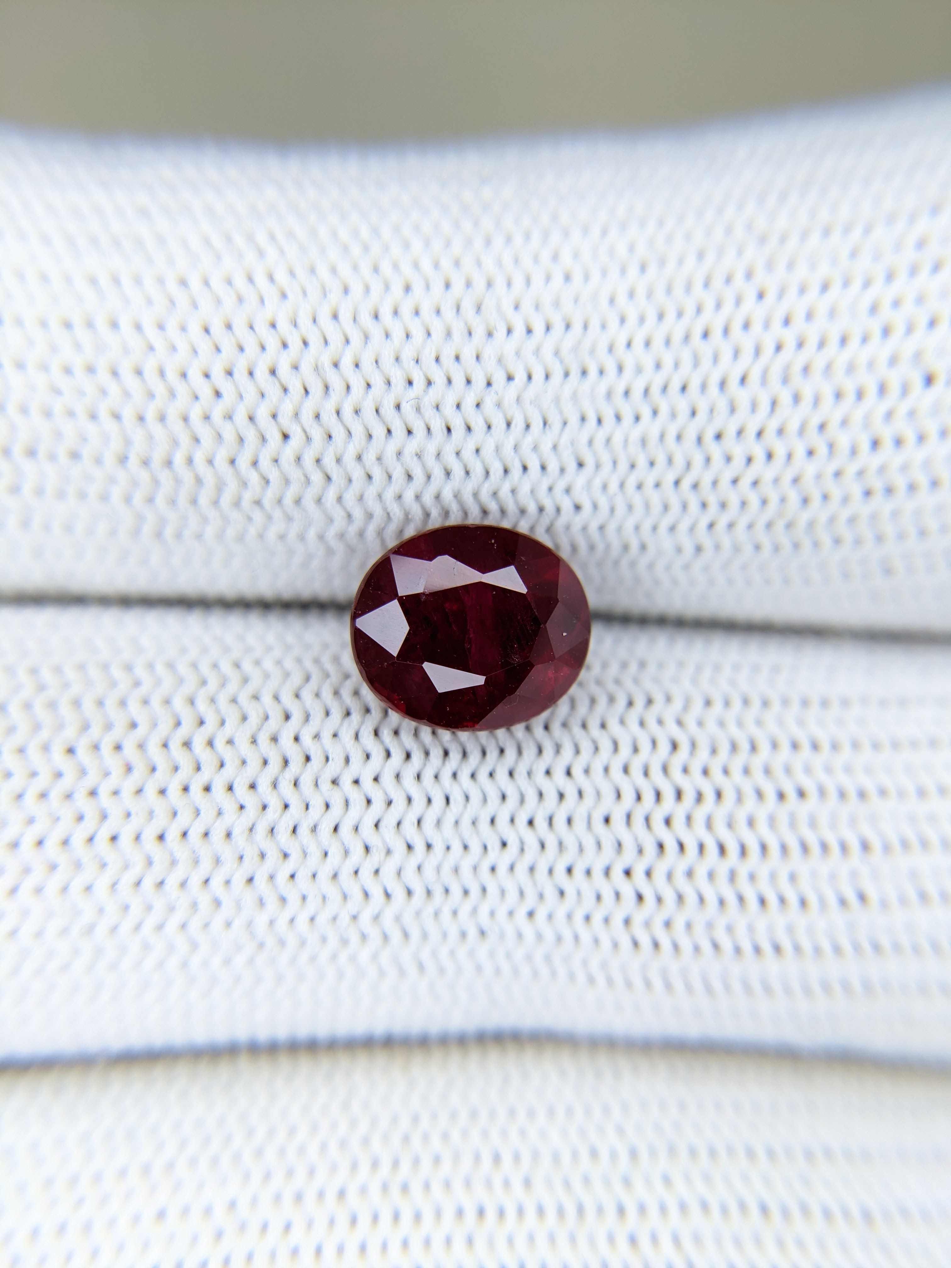 Ruby Oval: 3.58ct