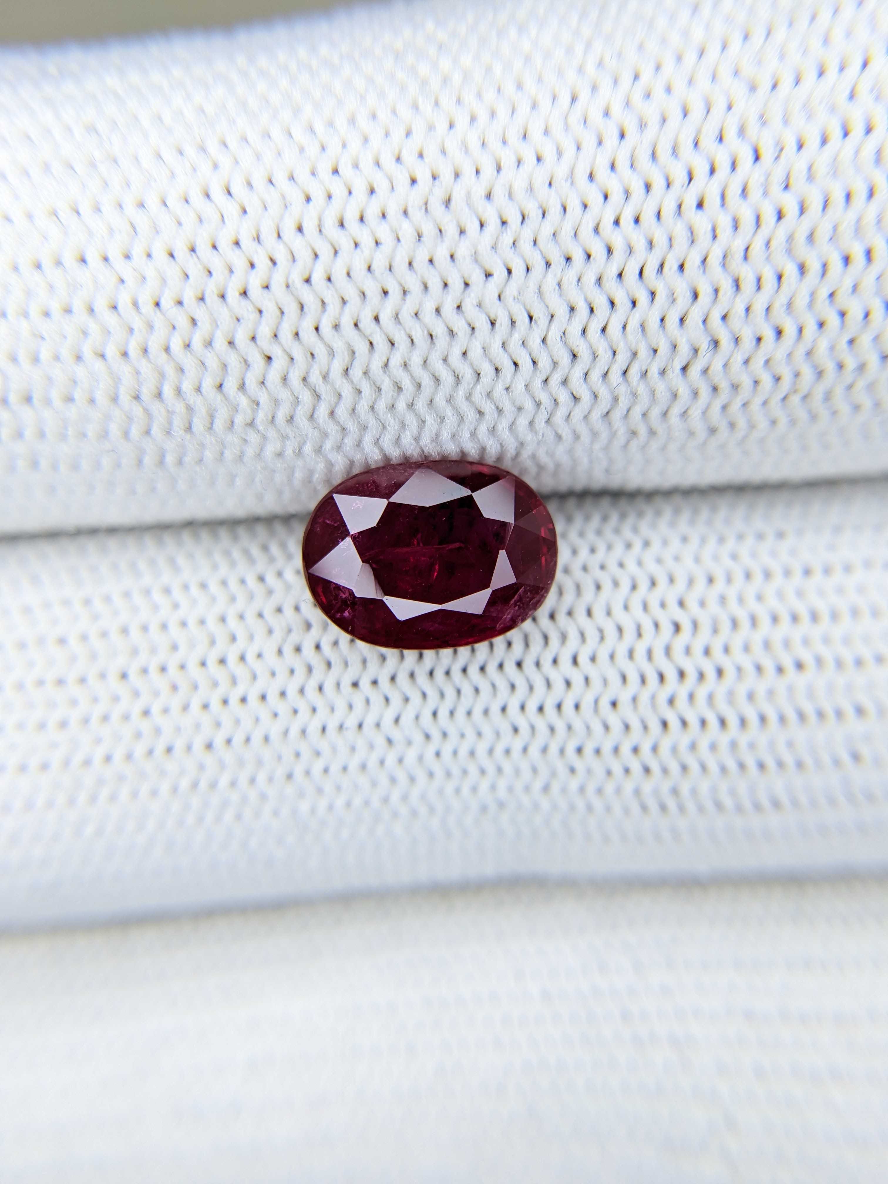 Ruby Oval: 3.08ct