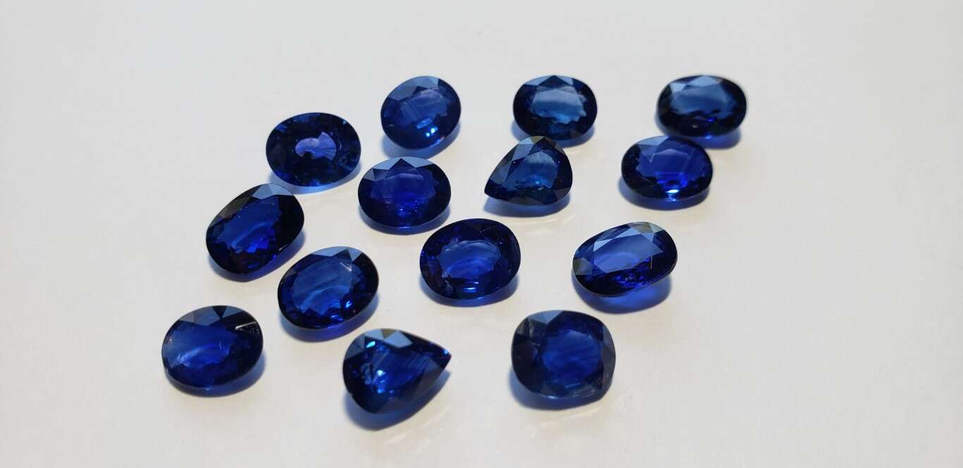 Blue Sapphire-Oval: 9mm x 7mm