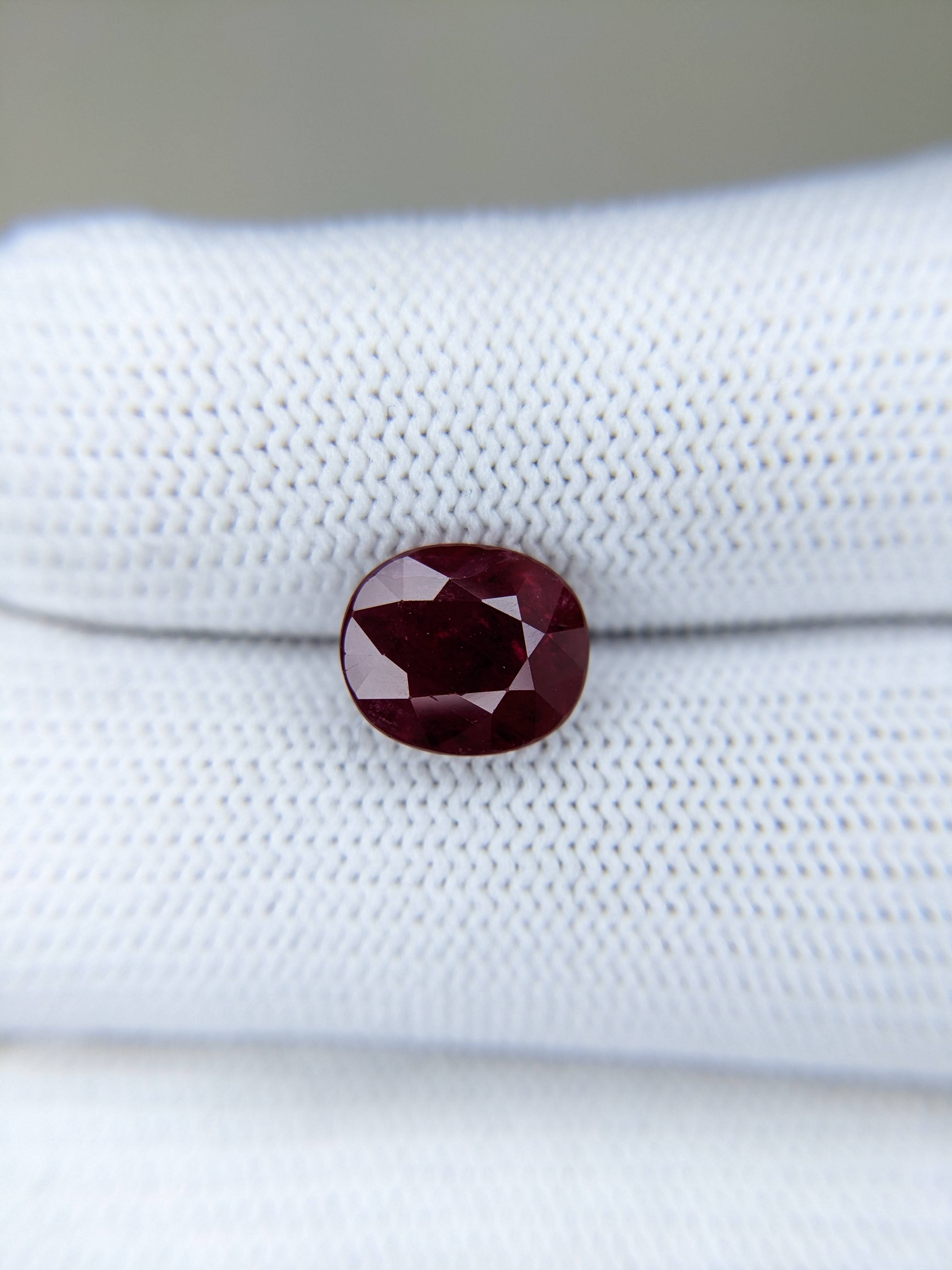 Ruby Oval: 3.11ct