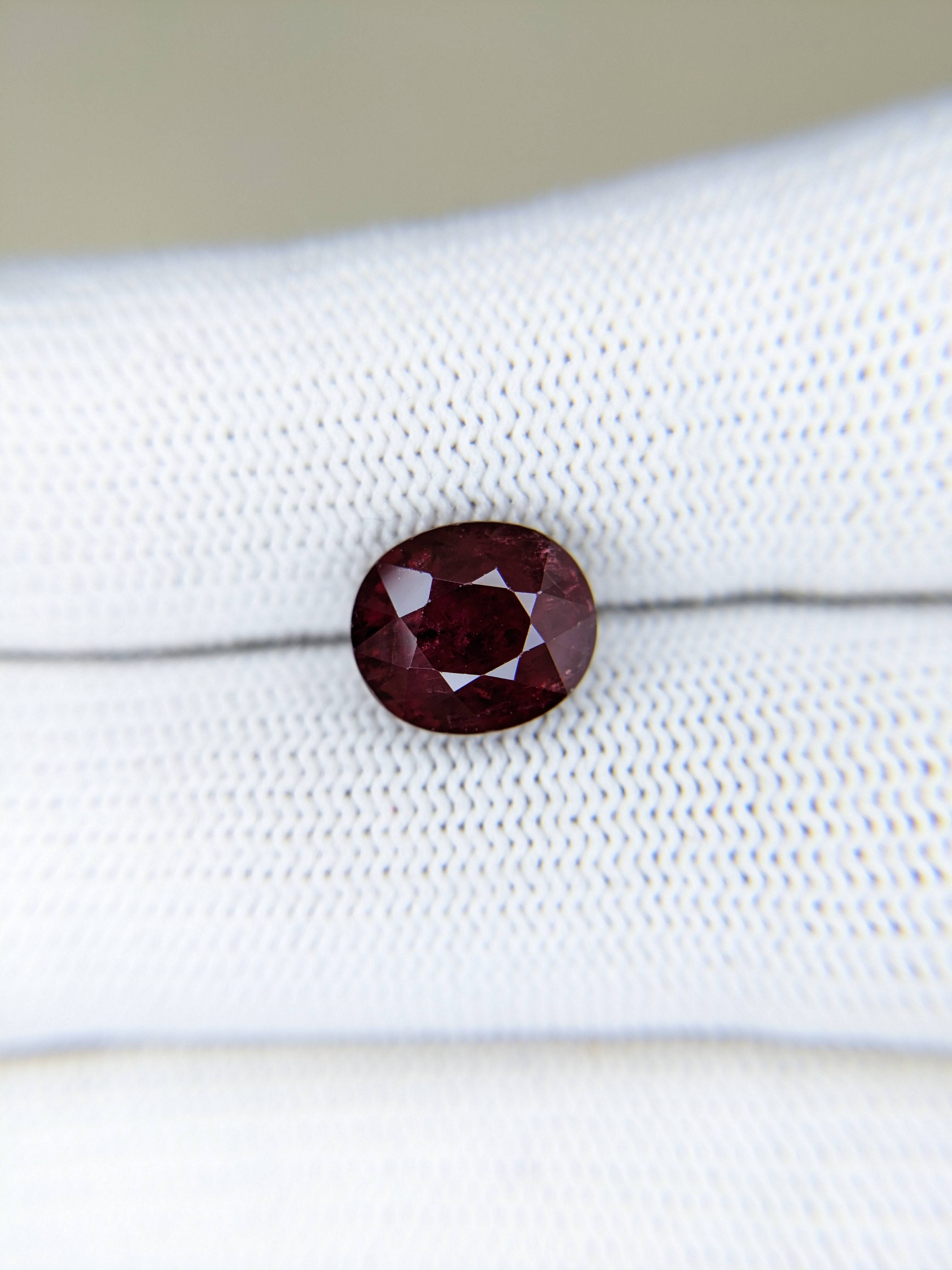 Ruby Oval: 4.20ct