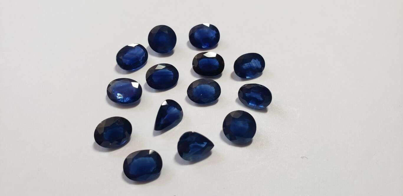Blue Sapphire-Oval: 9mm x 7mm