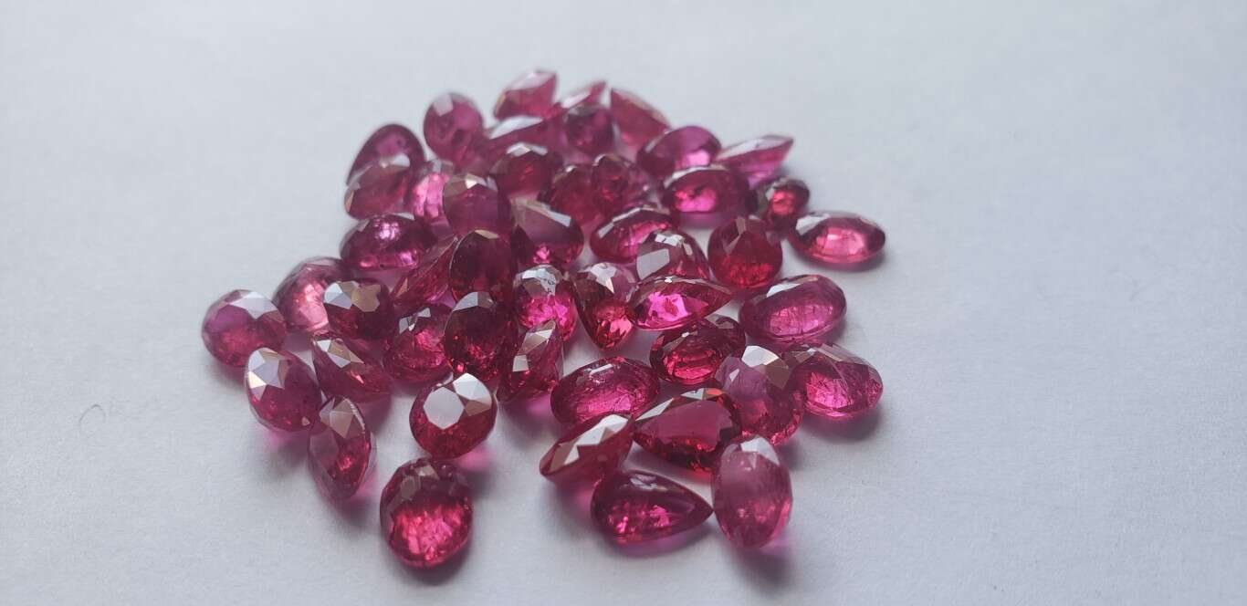 Ruby-Oval: 7mm x 5mm