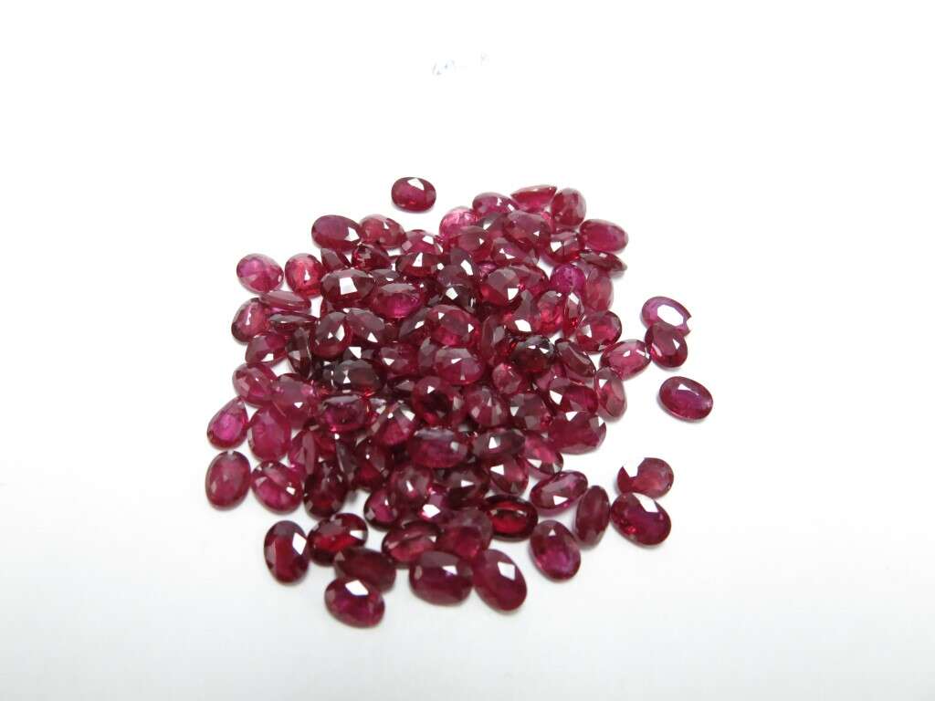 Ruby-Oval: 7mm x 5mm