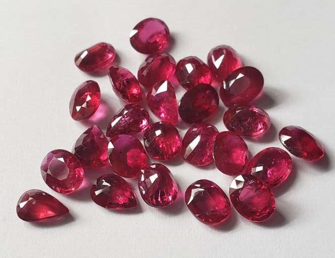 Ruby-Oval: 8mm x 6mm