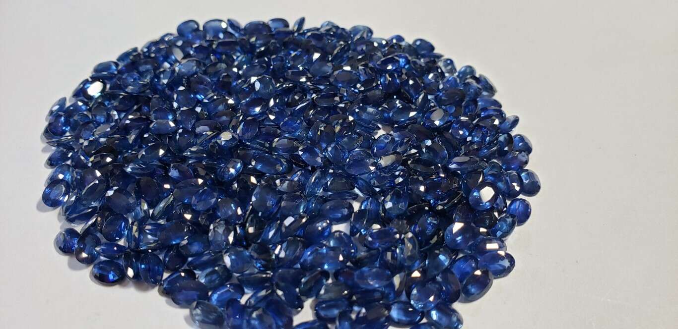 Blue Sapphire-Oval: 6mm x 4mm