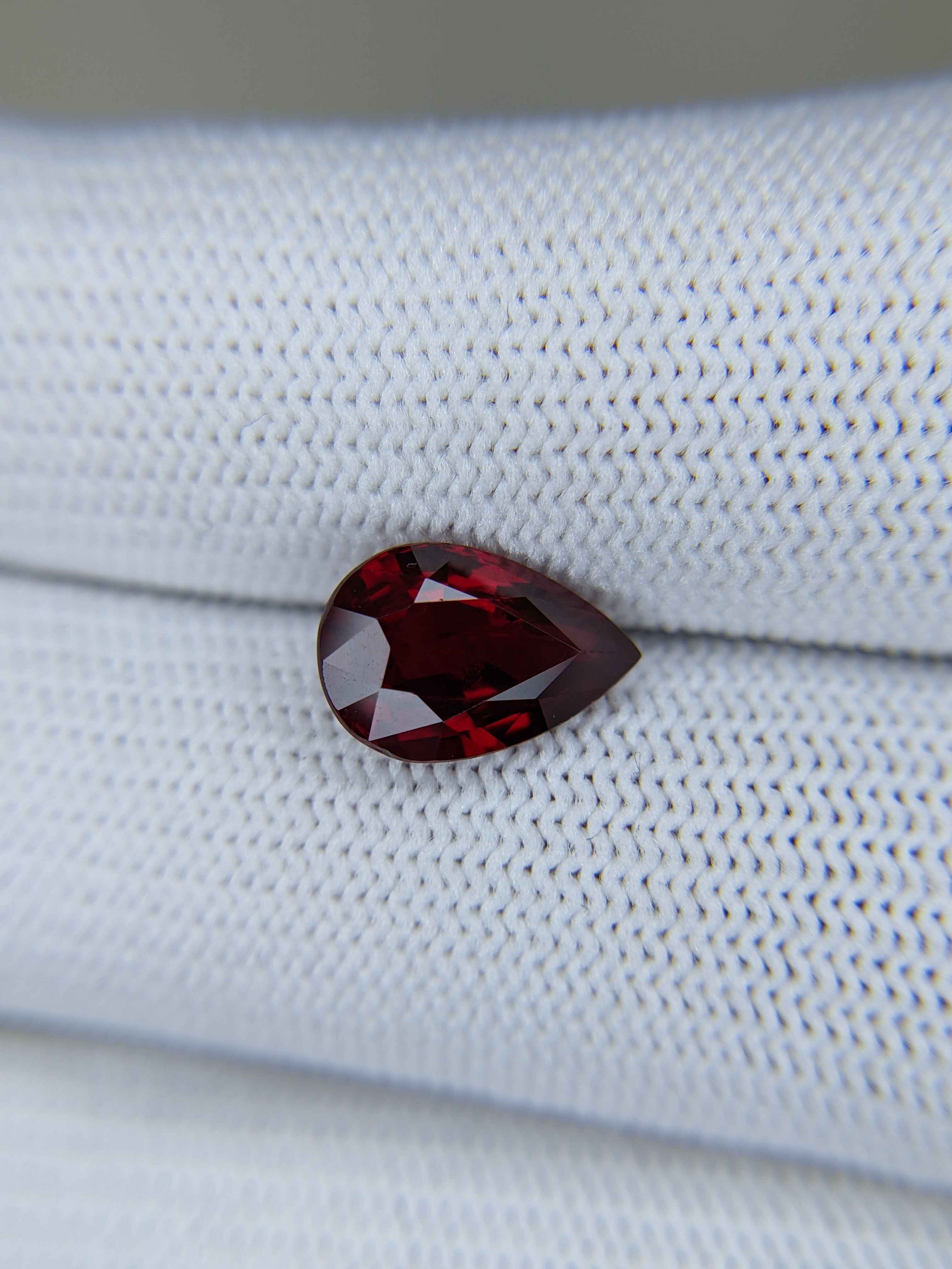 Ruby Pear: 3.09ct