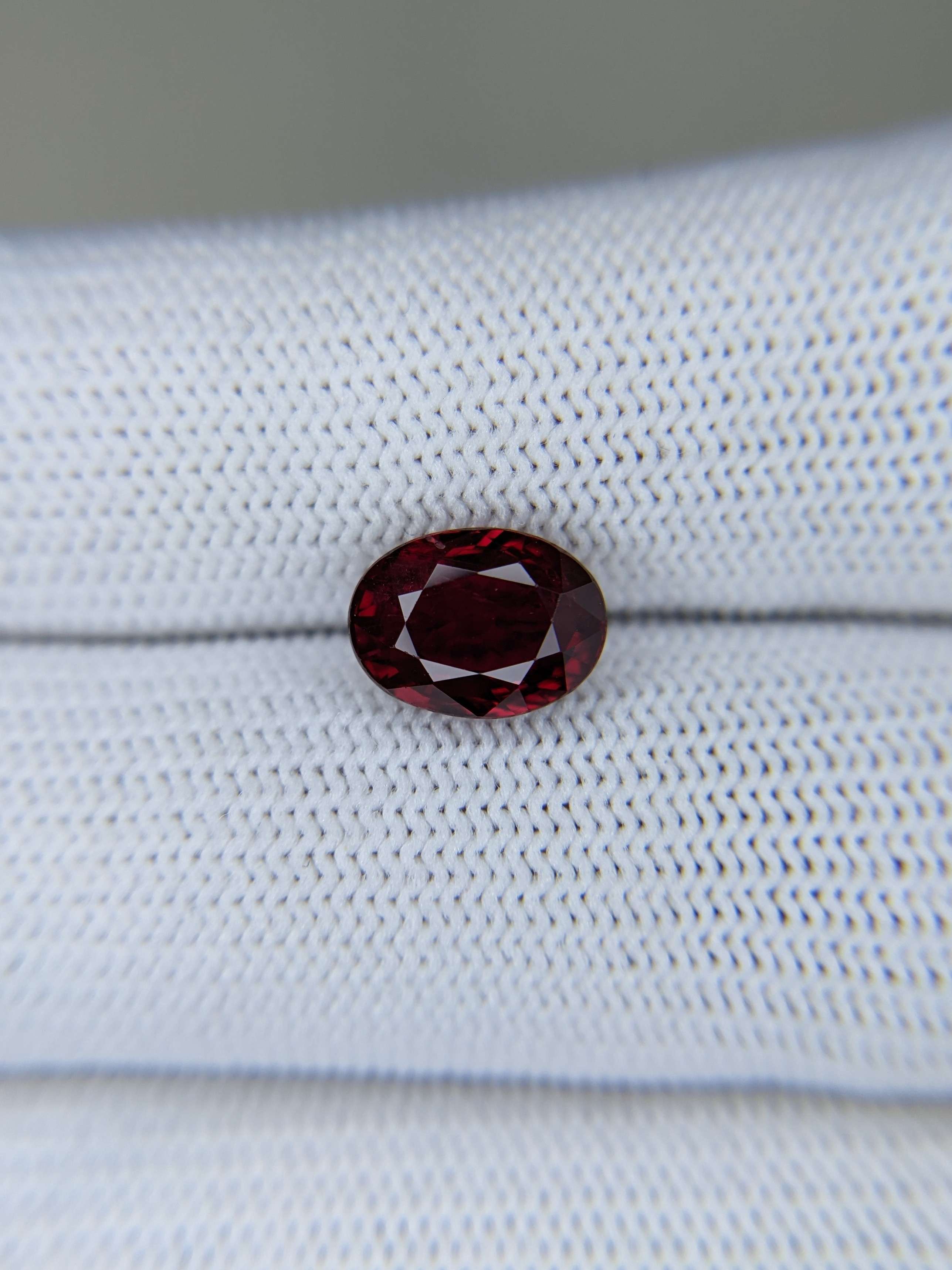 Ruby Oval: 3.01ct