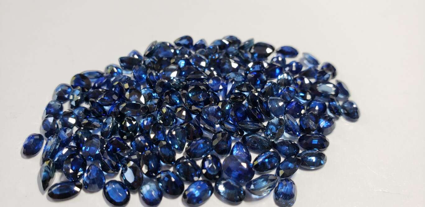Blue Sapphire-Oval: 6mm x 4mm