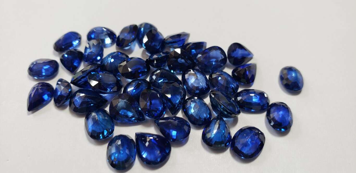Blue Sapphire-Oval: 8mm x 6mm