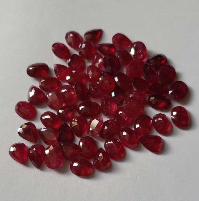 Ruby-Oval: 8mm x 6mm