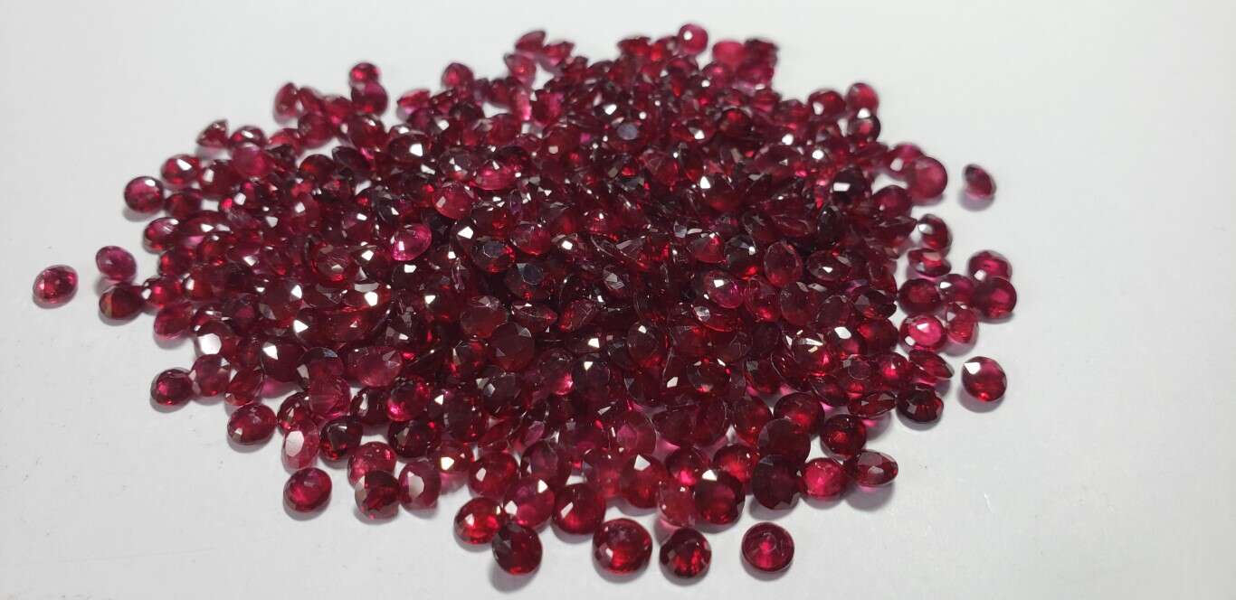 Ruby Round: 4mm - 4.5mm