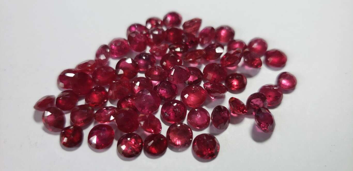 Ruby Round: 5mm - 5.5mm