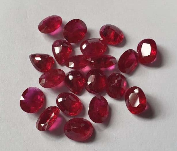 Ruby-Oval: 9mm x 7mm