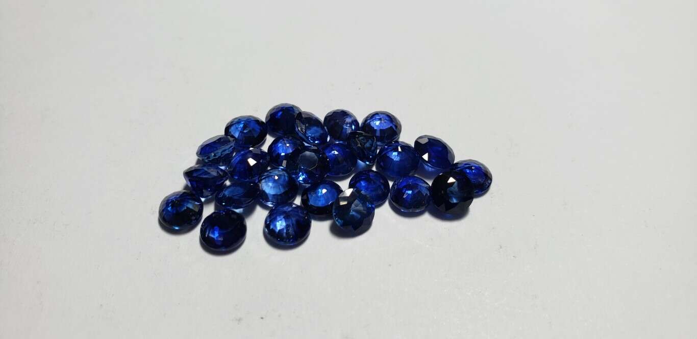 Ceylon Blue Sapphire Round: 5mm - 5.5mm