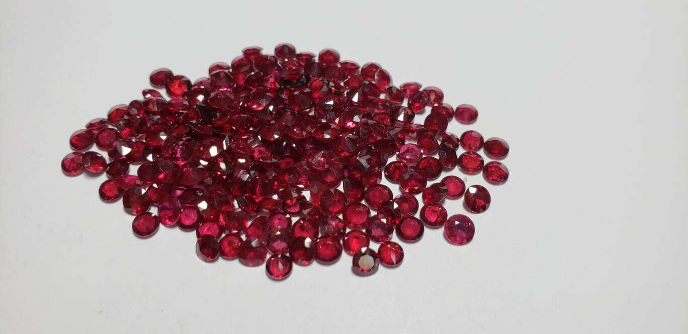 Ruby Diamond Cut: 4mm - 4.5mm
