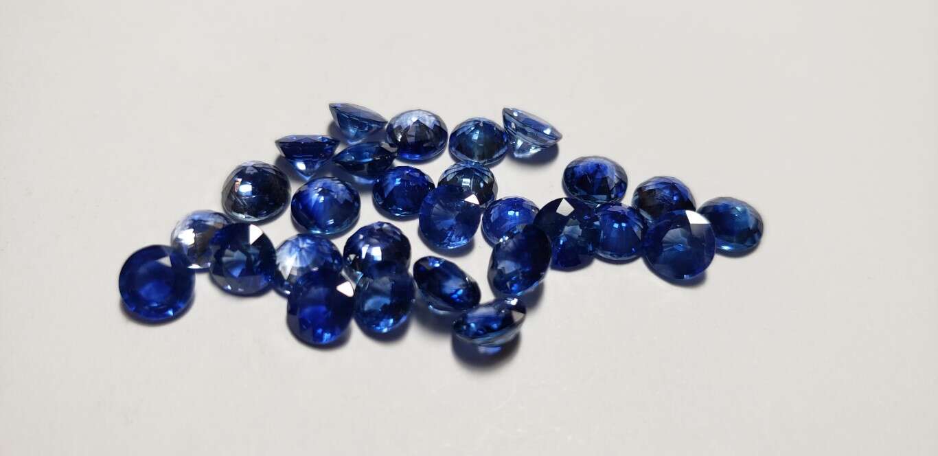 Ceylon Blue Sapphire Round: 6mm - 6.5mm