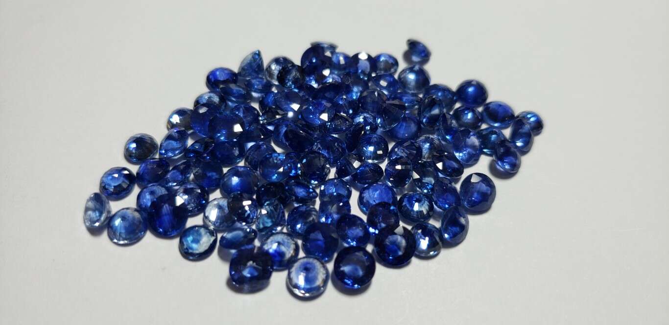 Ceylon Blue Sapphire Round: 5mm - 5.5mm