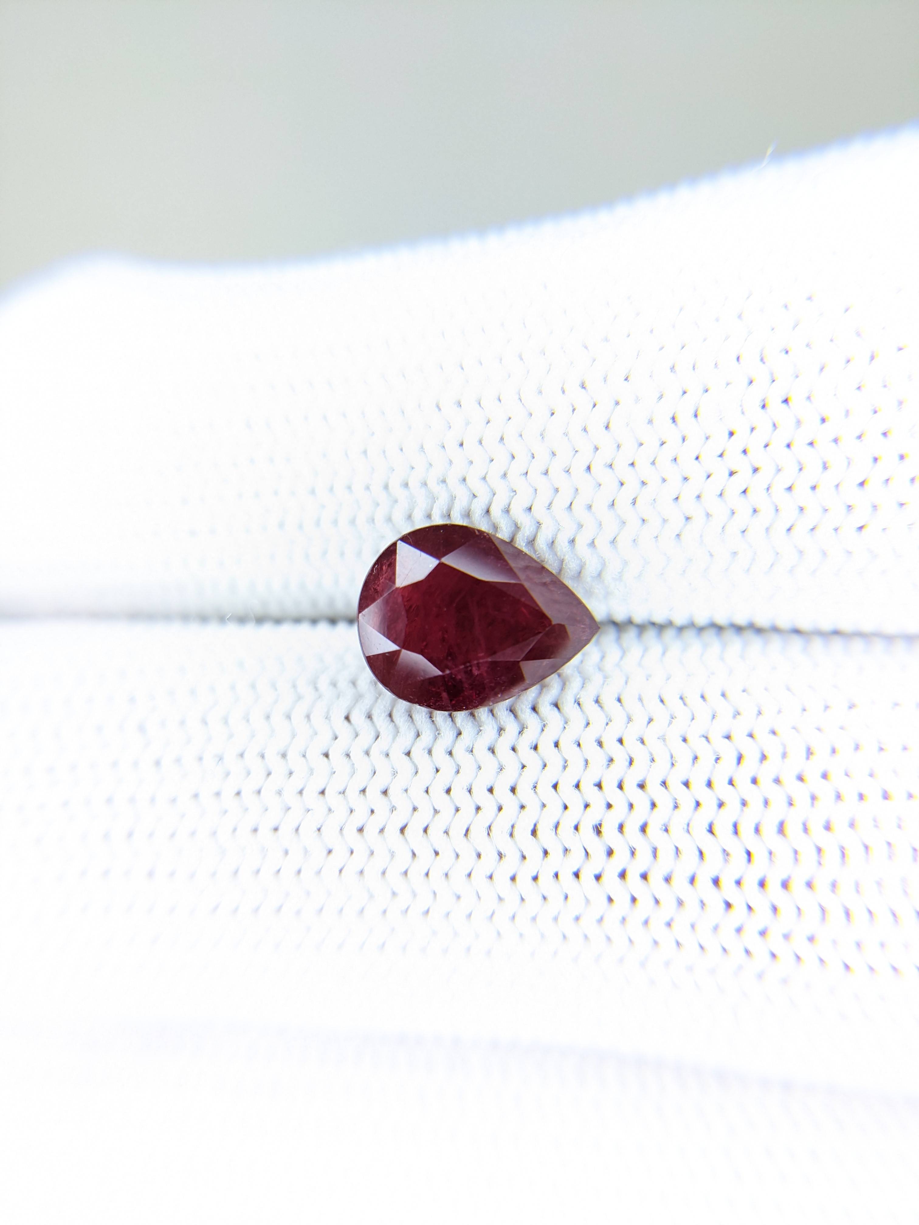 RUBY Pear: 3.04ct