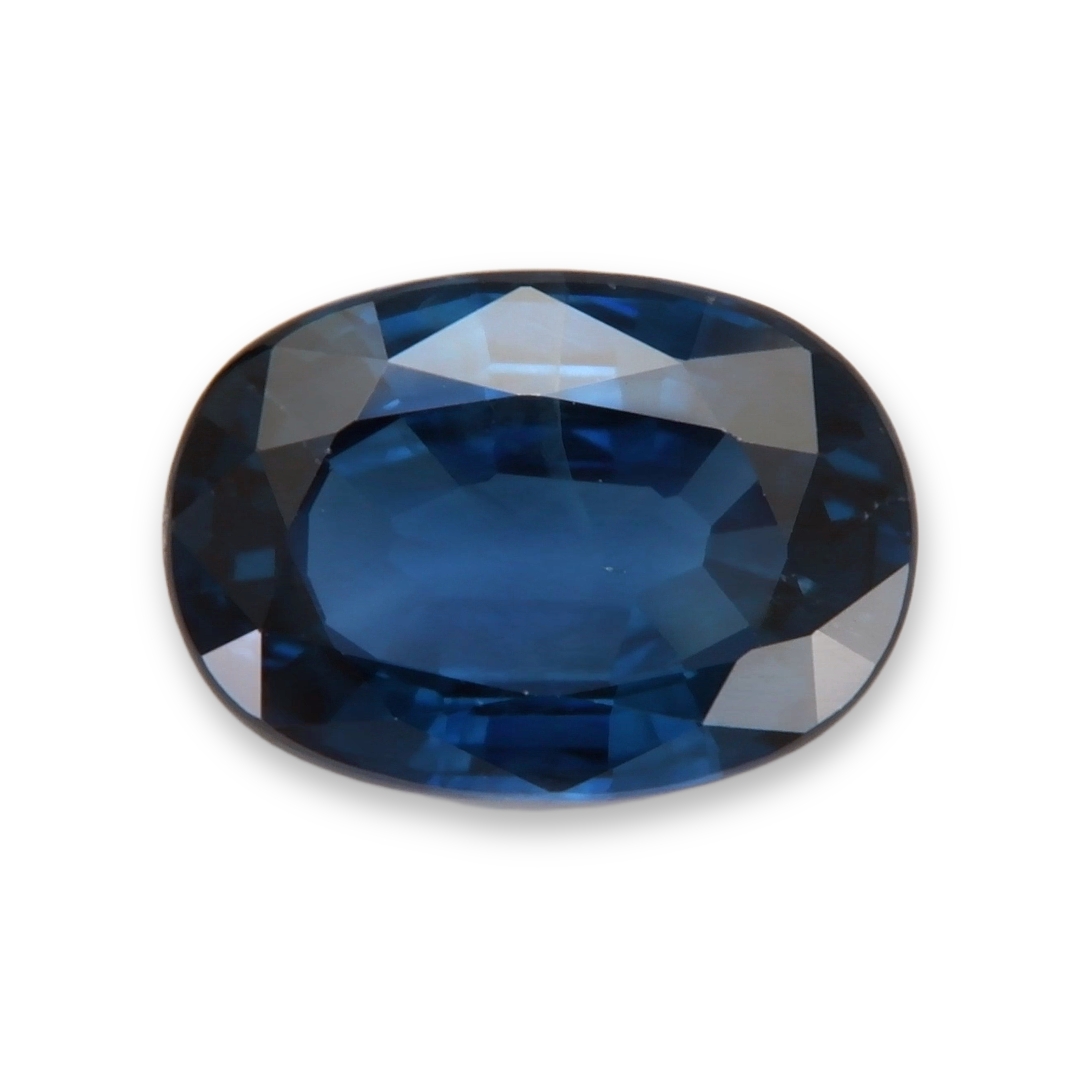 Sapphire Oval: 3.07ct