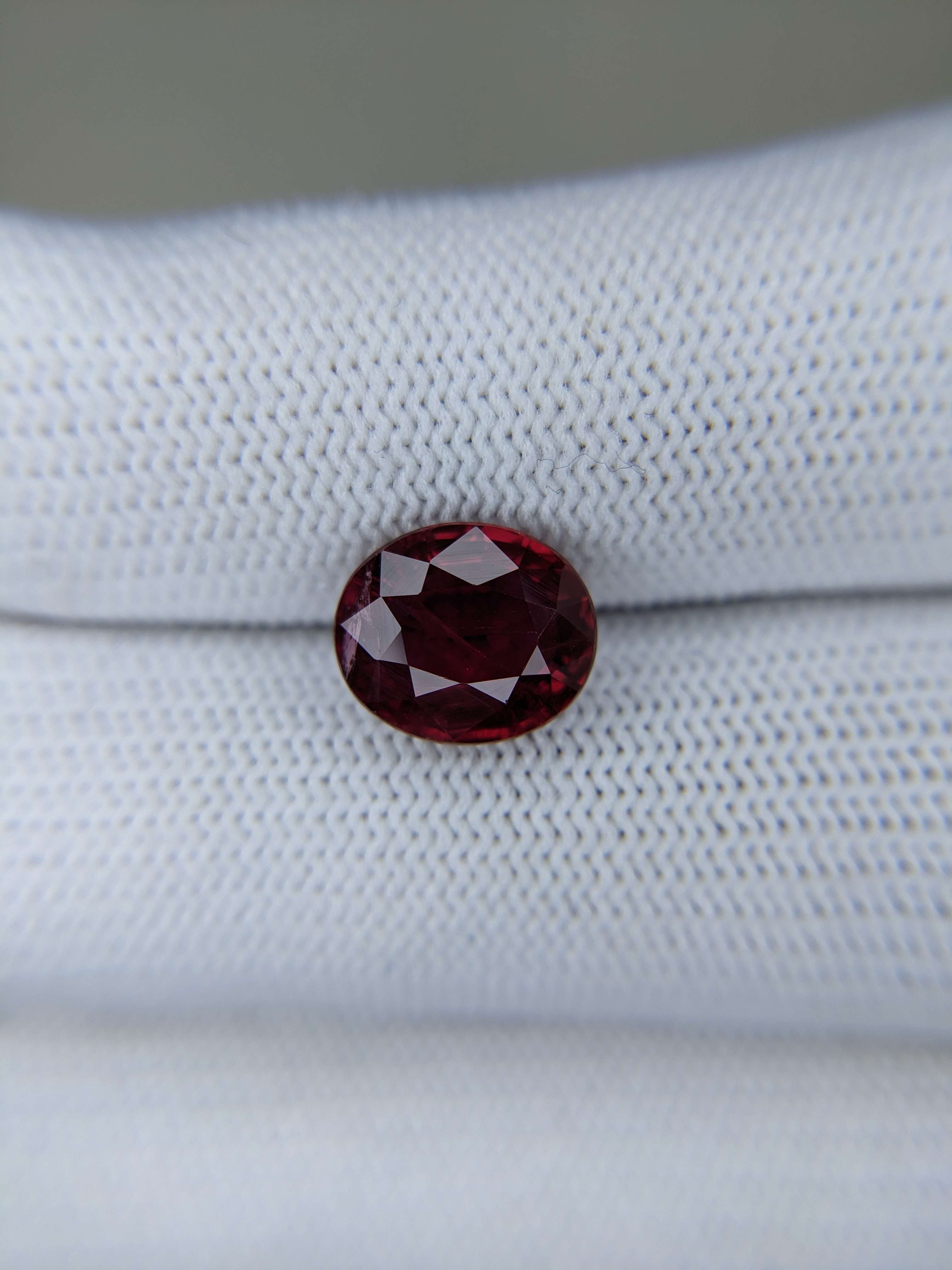 Ruby Oval: 3.47ct