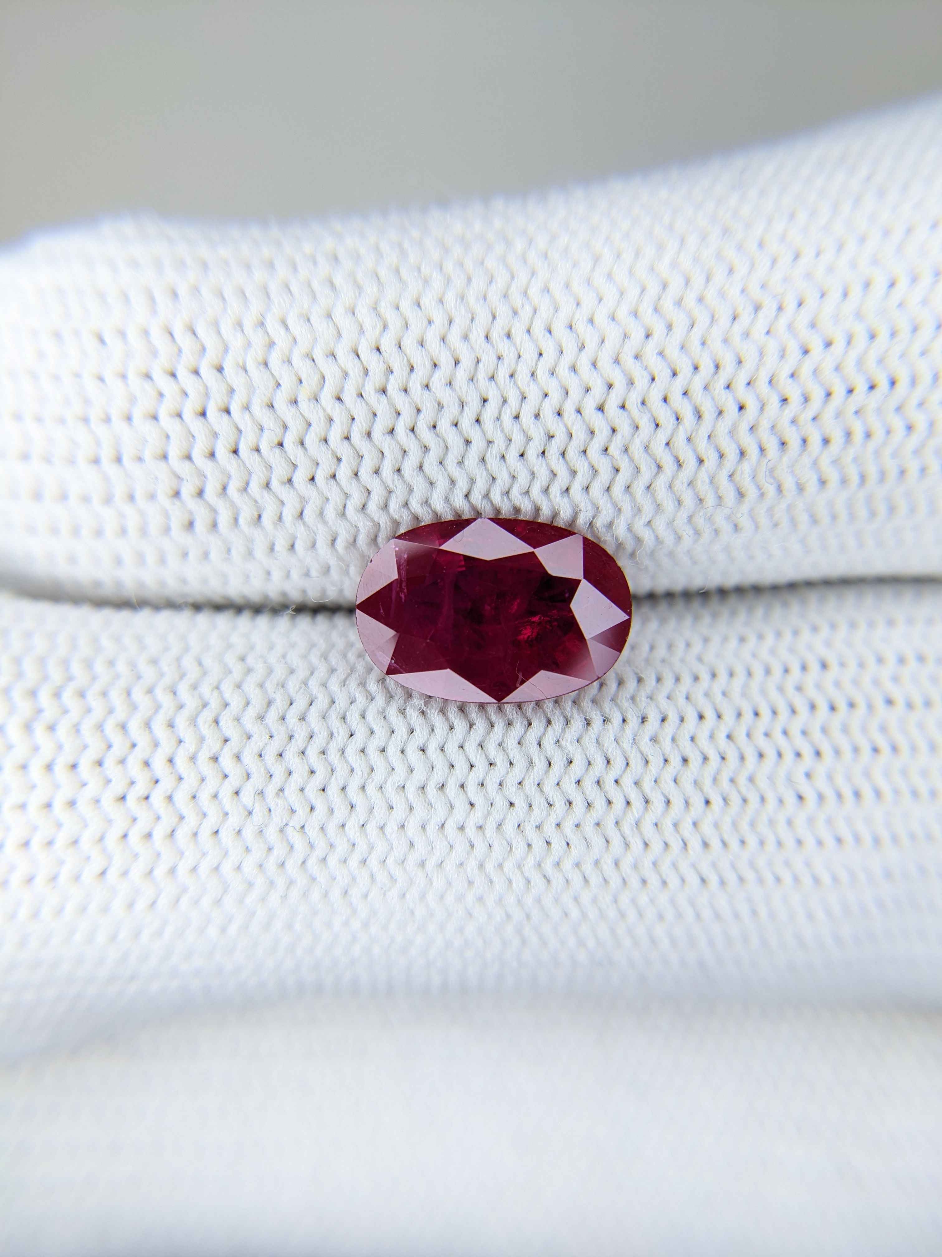 Ruby Oval: 2.49ct