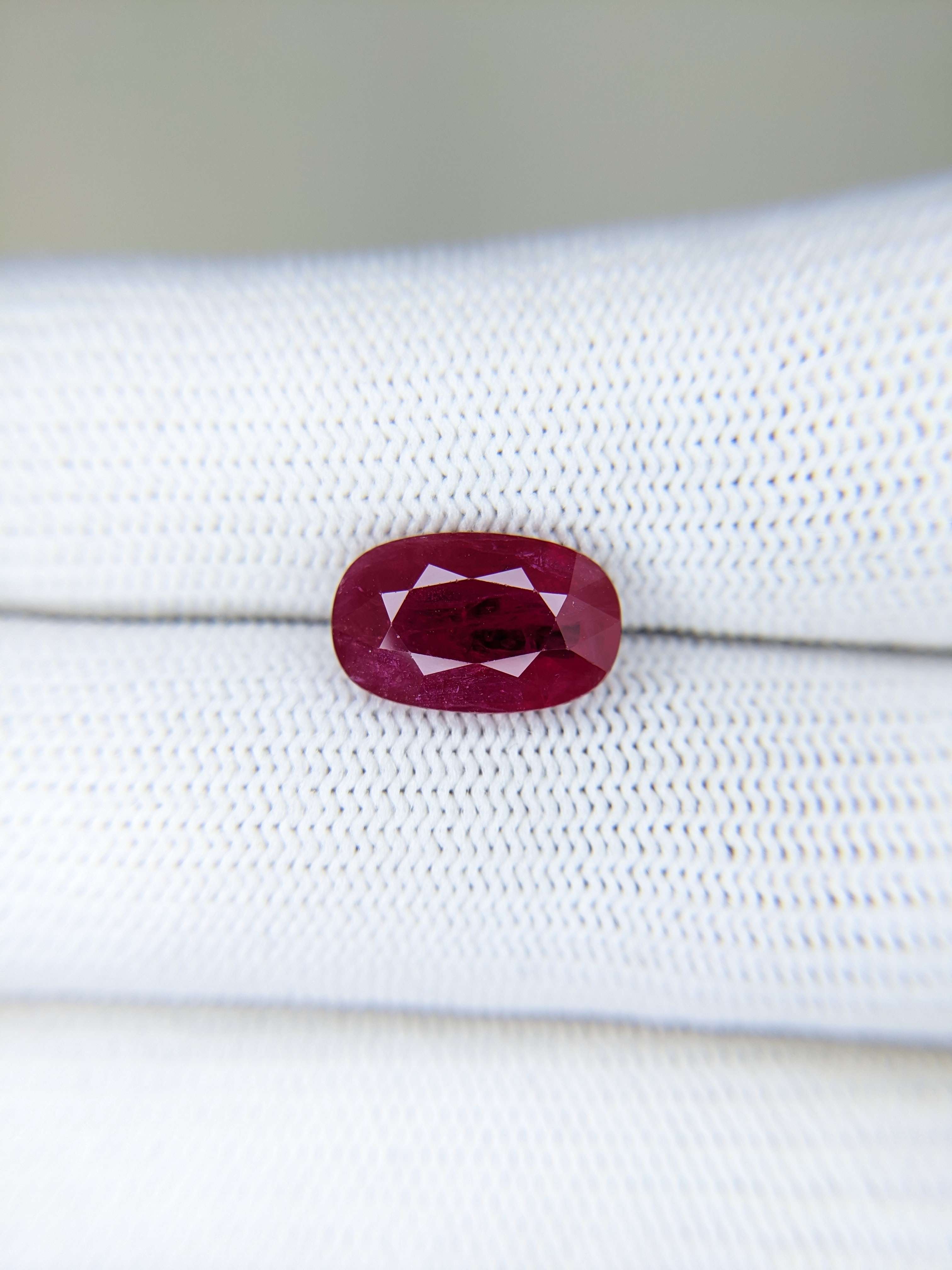 Ruby Oval: 4.68ct