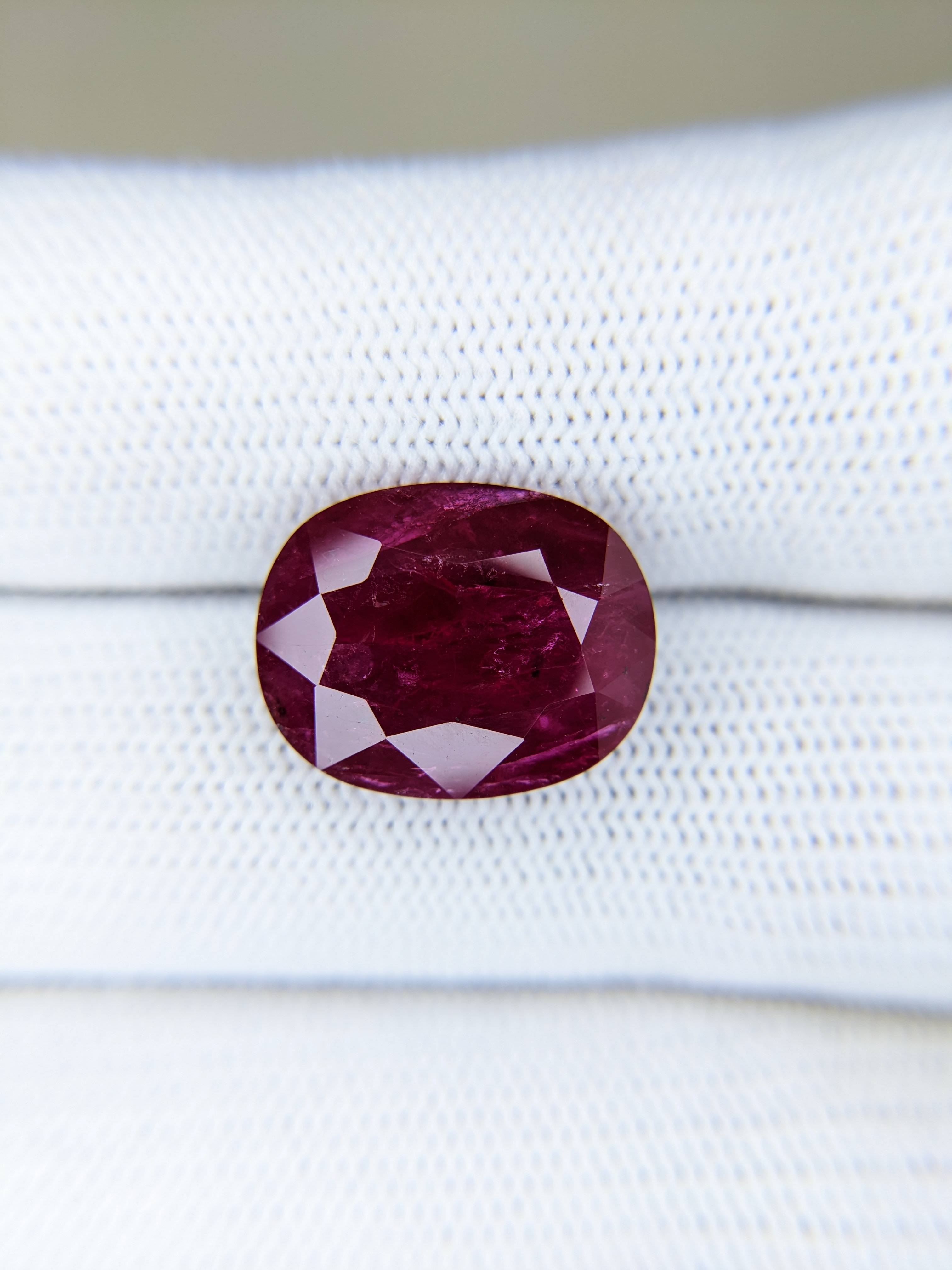 Ruby Oval: 10.27ct