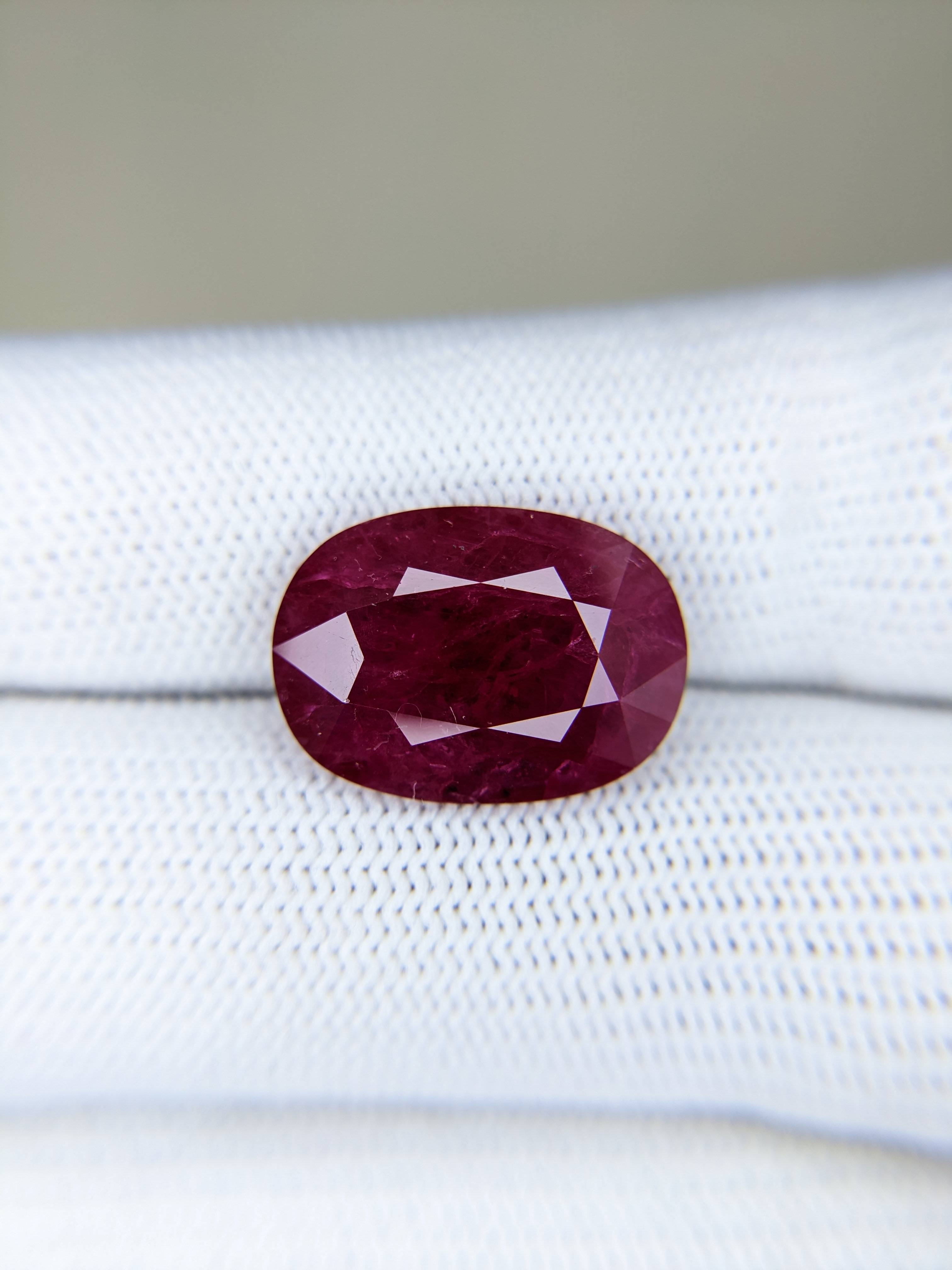Ruby Oval: 11.04ct